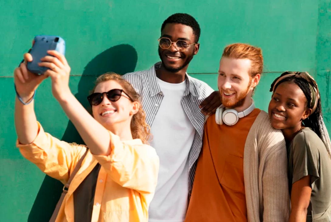 Quem é a Geração Z? Jovens conectados e diversos que definem o futuro do consumo e da cultura digital.