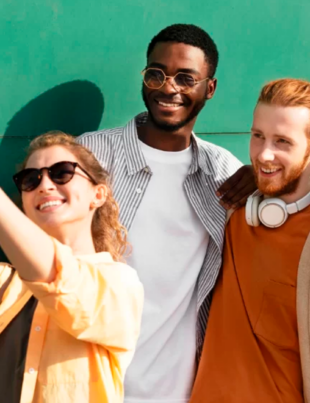 Quem é a Geração Z? Jovens conectados e diversos que definem o futuro do consumo e da cultura digital.