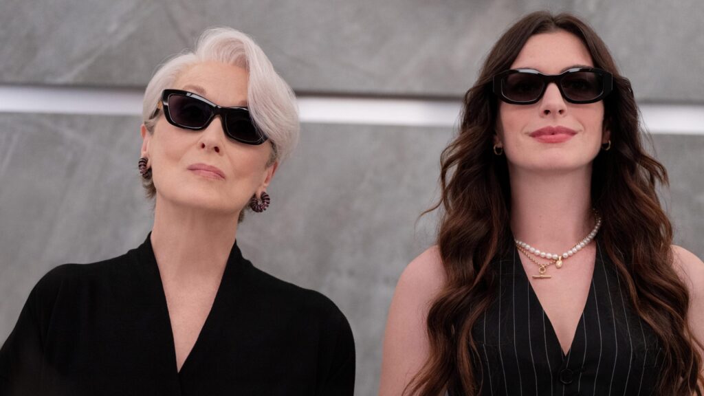 Meryl Streep e Anne Hathaway em um momento de confronto e moda luxuosa nos bastidores de O Diabo Veste Prada 2.